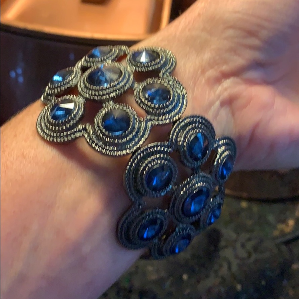 Daring Blue Heliotrope Crystal Stretch Bracelet 7”